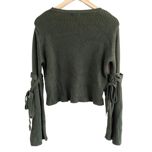 SILENCE + Noise Urban outfitters Olive green bell sleeve cropped crew sweater - Picture 2 of 12